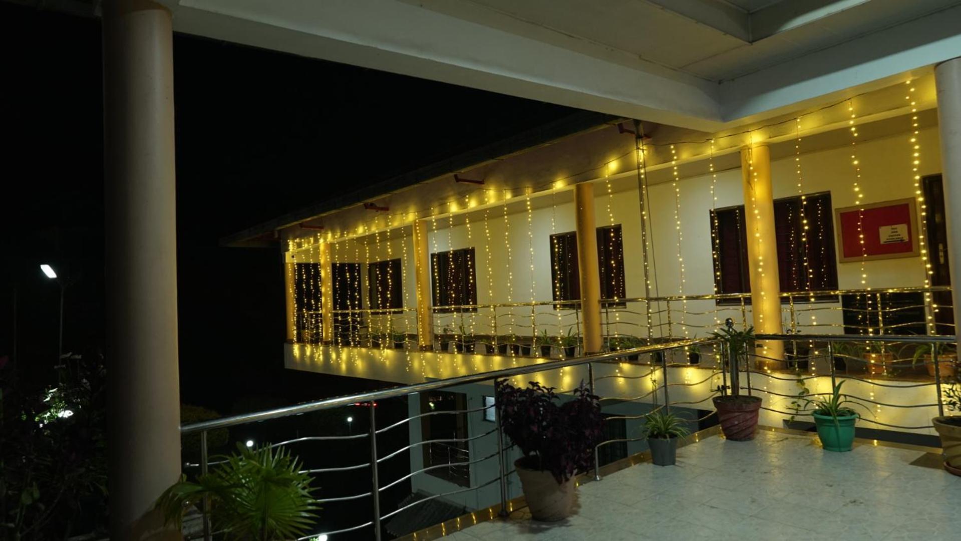 Ac Mist Hotel Munnar Eksteriør billede